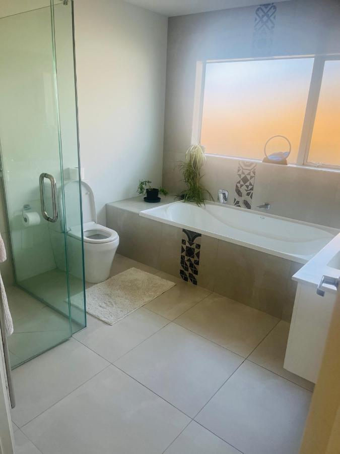טאורנגה Lakes Executive Suites מראה חיצוני תמונה